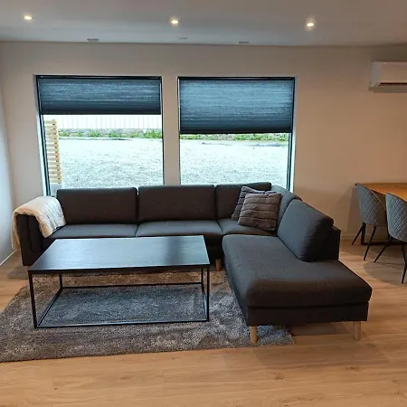 Centrally Located New Lägenhet *