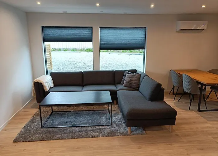 Centrally Located New Apartamento *